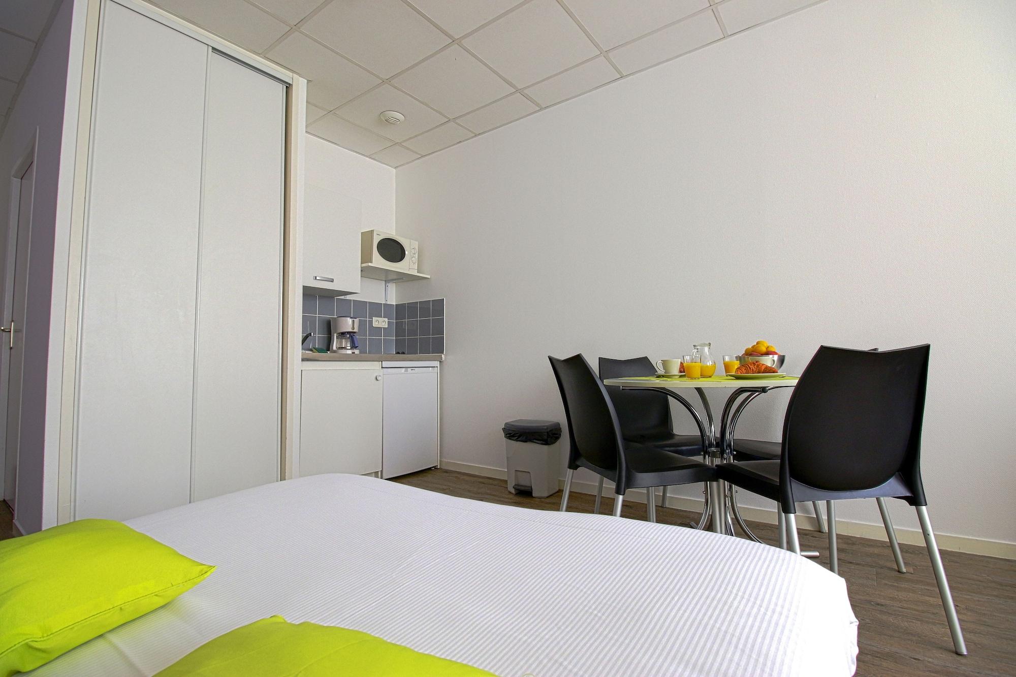 Kosy Appart'Hotels - Le Cours Moreau มากง ภายนอก รูปภาพ